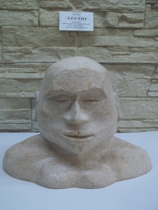 Tirelires "Collection de bustes imitation pierre sculpté LES/THI beault-sard artisans ML (papier & pots de plastique recyclé à 100%)