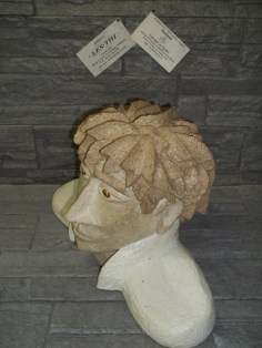 Tirelires  "Collection de bustes imitation pierre sculpté" côté gauche LES/THI beault-sard artisans ML (papier & pots de plastique  recyclé à 100%)