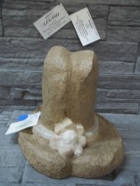 Tirelires "Collection de chapeaux" imitation pierre sculpté LES/THI beault-sard artisans CT (papier & pots de plastique recyclé à 100%)